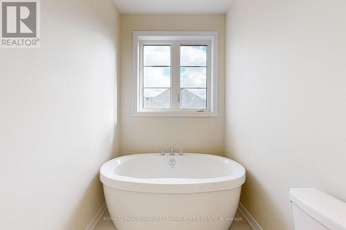 1434 National Cmn, Burlington, ON - Indoor Photo Showing Bathroom