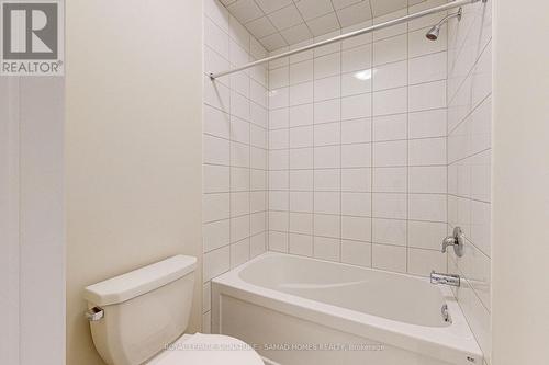 1434 National Cmn, Burlington, ON - Indoor Photo Showing Bathroom