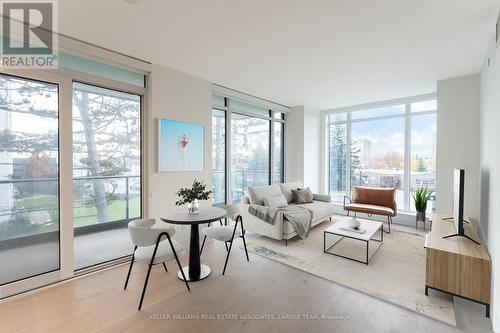 305 - 21 Park Street E, Mississauga, ON - Indoor Photo Showing Living Room