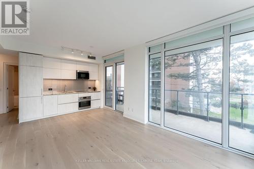 305 - 21 Park Street E, Mississauga, ON - Indoor Photo Showing Kitchen