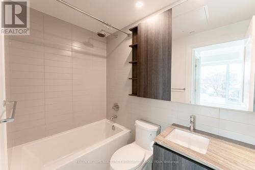 305 - 21 Park Street E, Mississauga, ON - Indoor Photo Showing Bathroom