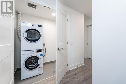 305 - 21 Park Street E, Mississauga, ON - Indoor Photo Showing Laundry Room