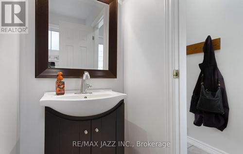 296 Inverness Drive, Oshawa (Mclaughlin), ON - Indoor Photo Showing Bathroom