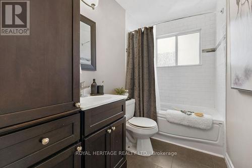 1029 Eldon Road, Kawartha Lakes (Oakwood), ON - Indoor Photo Showing Bathroom