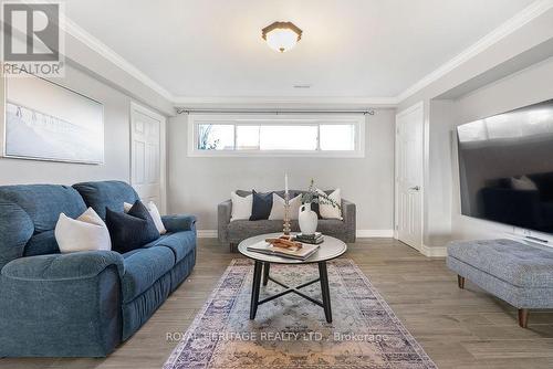 1029 Eldon Road, Kawartha Lakes (Oakwood), ON - Indoor Photo Showing Living Room