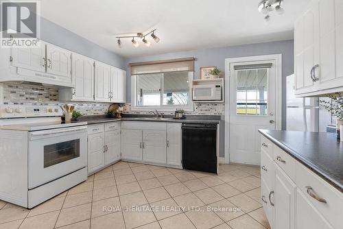 1029 Eldon Road, Kawartha Lakes (Oakwood), ON - Indoor Photo Showing Kitchen