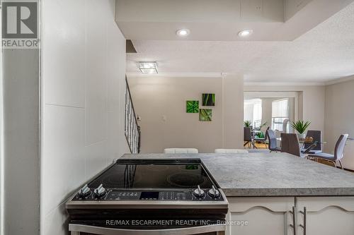 209 - 10 John Street, Hamilton, ON - Indoor Photo Showing Kitchen