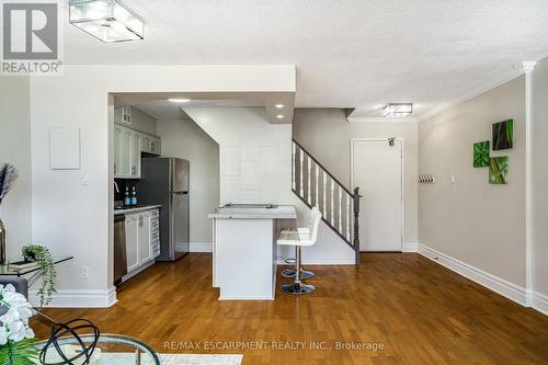 209 - 10 John Street, Hamilton, ON - Indoor Photo Showing Kitchen