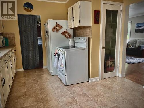 845 Wallinger Avenue, Kimberley, BC - Indoor Photo Showing Laundry Room