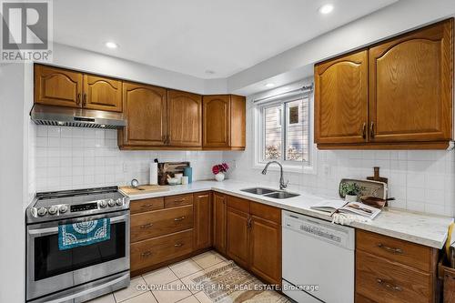 53 Guthrie Crescent, Whitby (Lynde Creek), ON - Indoor Photo Showing Kitchen With Double Sink