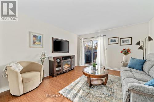 40 Sarah Court, Belleville, ON - Indoor Photo Showing Living Room