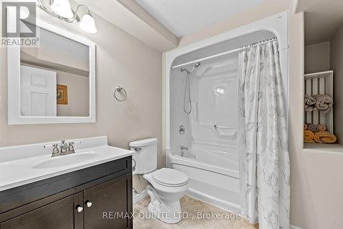 40 Sarah Court, Belleville, ON - Indoor Photo Showing Bathroom