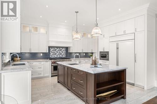 193 Kingsdale Avenue, Toronto, ON - Indoor Photo Showing Kitchen With Upgraded Kitchen