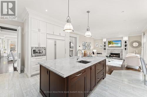 193 Kingsdale Avenue, Toronto, ON - Indoor Photo Showing Kitchen With Upgraded Kitchen