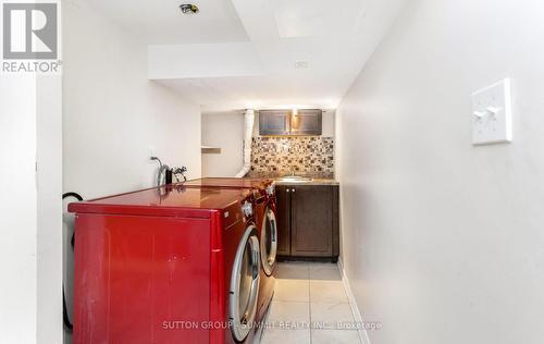 3330 Fountain Park Avenue, Mississauga, ON - Indoor Photo Showing Laundry Room