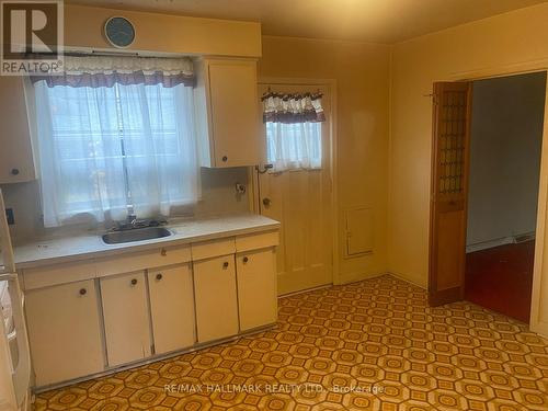 32 Jeffcoat Drive, Toronto, ON - Indoor Photo Showing Kitchen