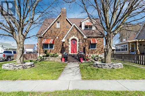 540 Elizabeth Street, Wallaceburg, ON - Outdoor With Facade