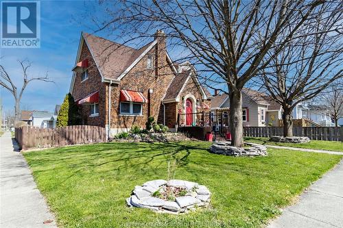 540 Elizabeth Street, Wallaceburg, ON - Outdoor With Facade