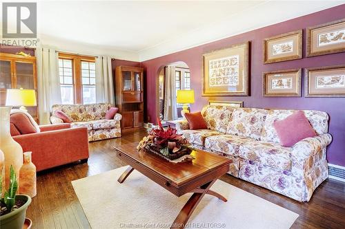 540 Elizabeth Street, Wallaceburg, ON - Indoor Photo Showing Living Room