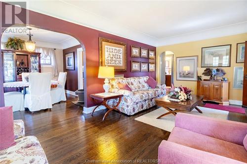 540 Elizabeth Street, Wallaceburg, ON - Indoor Photo Showing Living Room