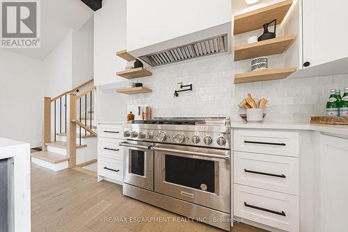 3111 Cemetery Road, Hamilton, ON - Indoor Photo Showing Kitchen With Upgraded Kitchen