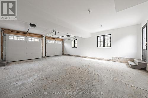 3111 Cemetery Road, Hamilton, ON - Indoor Photo Showing Garage