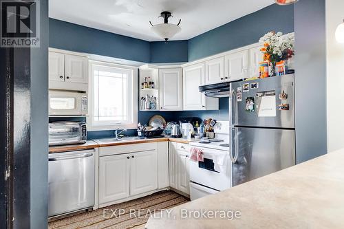 16 Dunbar Road N, Waterloo, ON - Indoor Photo Showing Kitchen With Double Sink