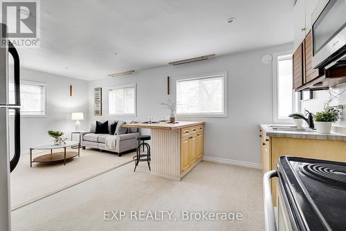 16 Dunbar Road N, Waterloo, ON - Indoor Photo Showing Kitchen