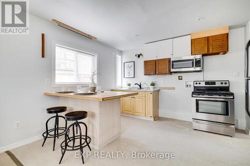 16 Dunbar Road N, Waterloo, ON - Indoor Photo Showing Kitchen