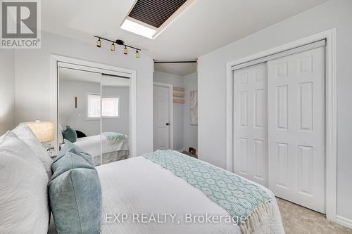 16 Dunbar Road N, Waterloo, ON - Indoor Photo Showing Bedroom