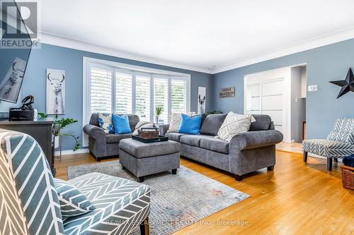 120 Pusey Boulevard, Brantford, ON - Indoor Photo Showing Living Room