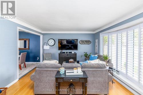 120 Pusey Boulevard, Brantford, ON - Indoor Photo Showing Living Room