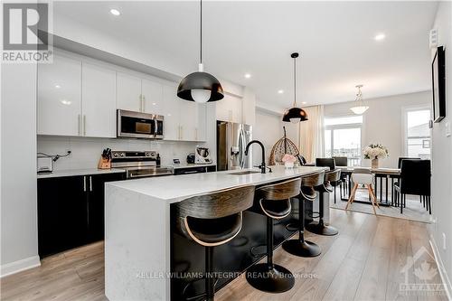 31 Lakepointe Drive, Ottawa, ON - Indoor Photo Showing Kitchen With Upgraded Kitchen