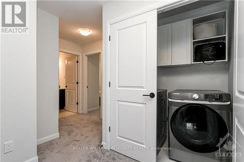 31 Lakepointe Drive, Ottawa, ON - Indoor Photo Showing Laundry Room