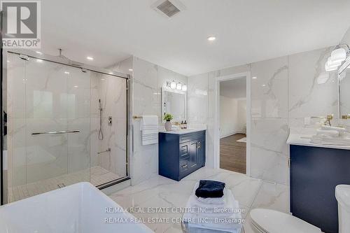 1436 Stonecutter Drive, Oakville, ON - Indoor Photo Showing Bathroom