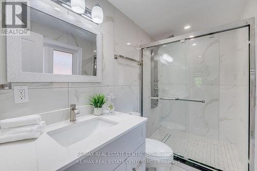 1436 Stonecutter Drive, Oakville, ON - Indoor Photo Showing Bathroom