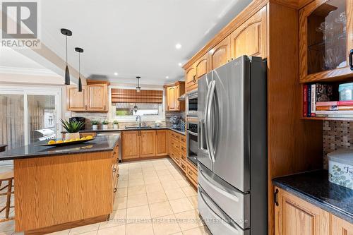 1639 Glen Rutley Circle, Mississauga, ON - Indoor Photo Showing Kitchen