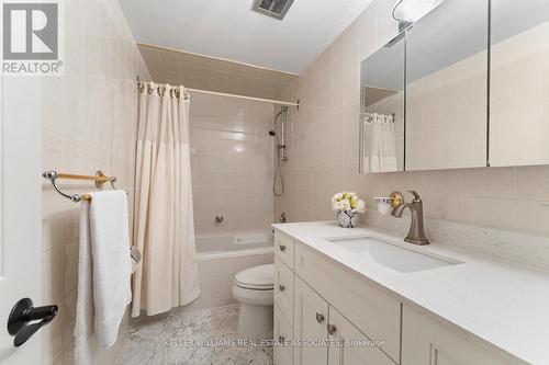 1639 Glen Rutley Circle, Mississauga, ON - Indoor Photo Showing Bathroom