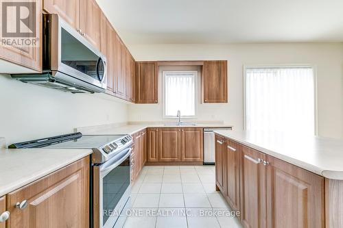 134 Goodwin Crescent, Milton, ON - Indoor Photo Showing Kitchen