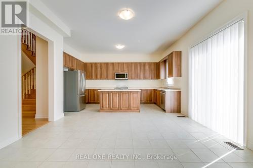 134 Goodwin Crescent, Milton, ON - Indoor Photo Showing Kitchen