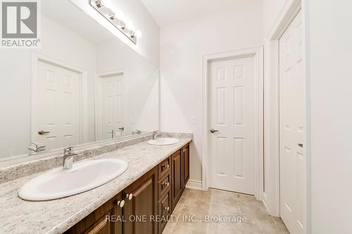 134 Goodwin Crescent, Milton, ON - Indoor Photo Showing Bathroom