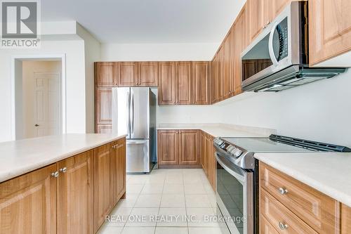 134 Goodwin Crescent, Milton, ON - Indoor Photo Showing Kitchen