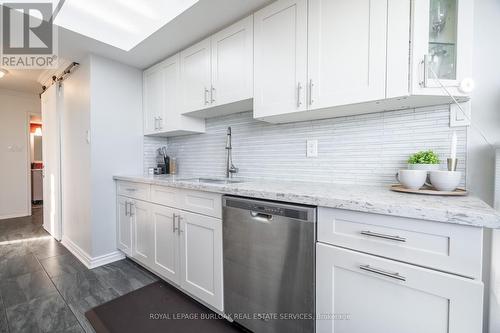 1208 - 75 King Street E, Mississauga, ON - Indoor Photo Showing Kitchen With Upgraded Kitchen