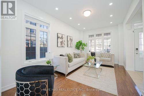 9 Villadowns Trail, Brampton, ON - Indoor Photo Showing Living Room