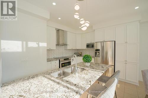 9 Villadowns Trail, Brampton, ON - Indoor Photo Showing Kitchen With Double Sink With Upgraded Kitchen