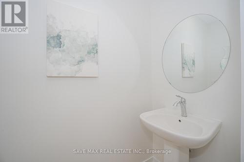 9 Villadowns Trail, Brampton, ON - Indoor Photo Showing Bathroom