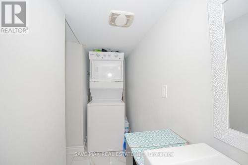 9 Villadowns Trail, Brampton, ON - Indoor Photo Showing Laundry Room