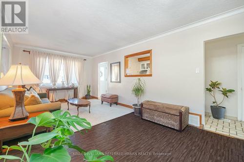 107 Strathnairn Avenue, Toronto, ON - Indoor Photo Showing Living Room