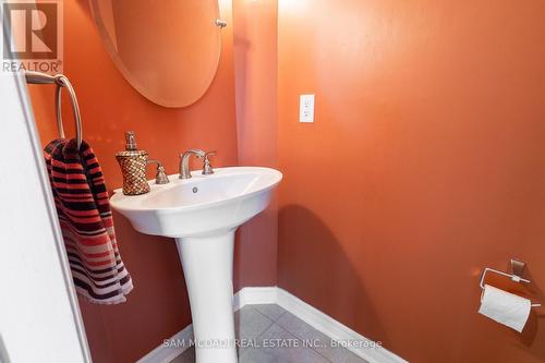 3183 Valcourt Crescent, Mississauga, ON - Indoor Photo Showing Bathroom