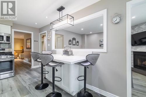 3183 Valcourt Crescent, Mississauga, ON - Indoor Photo Showing Kitchen